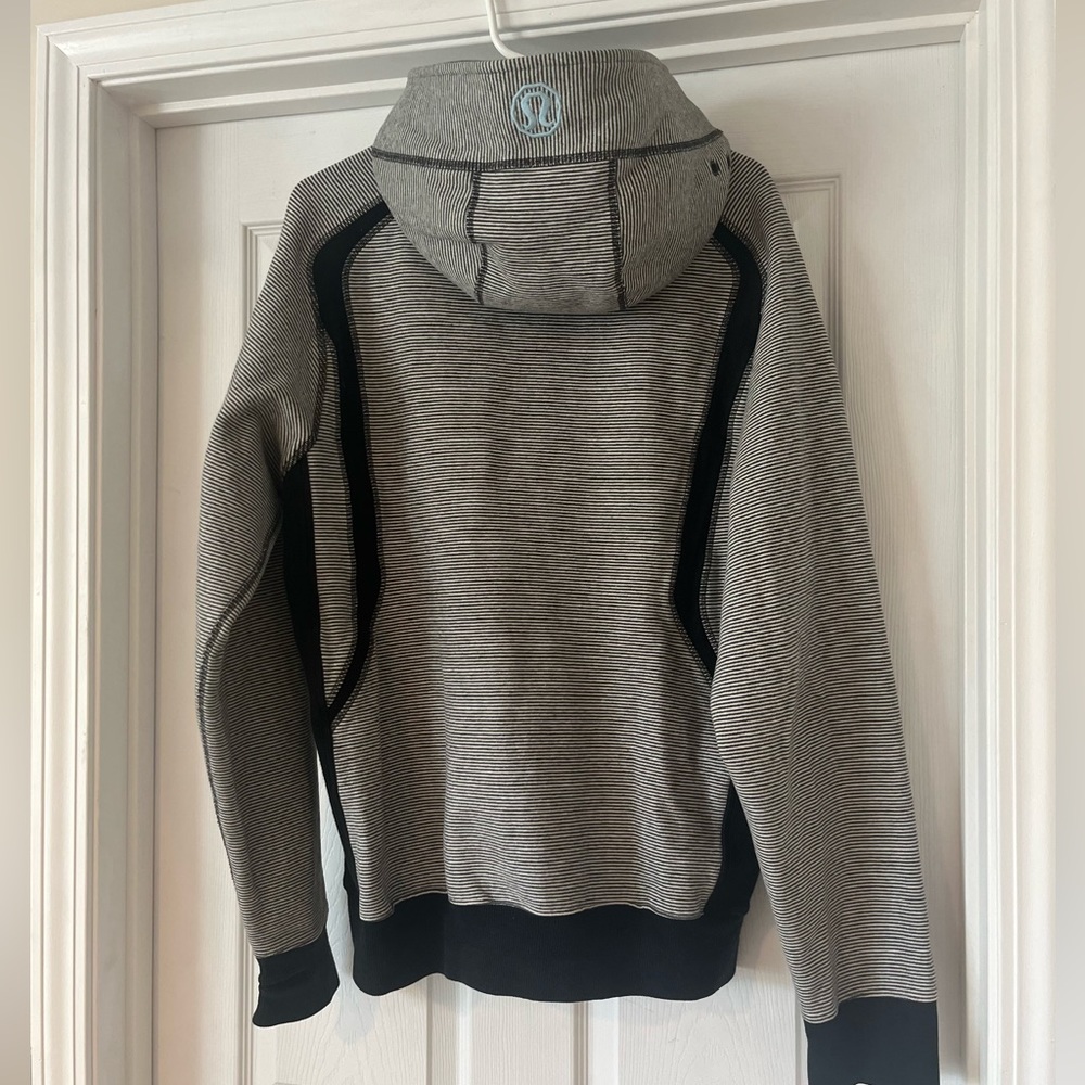 Men’s Lululemon full zip sweatshirt